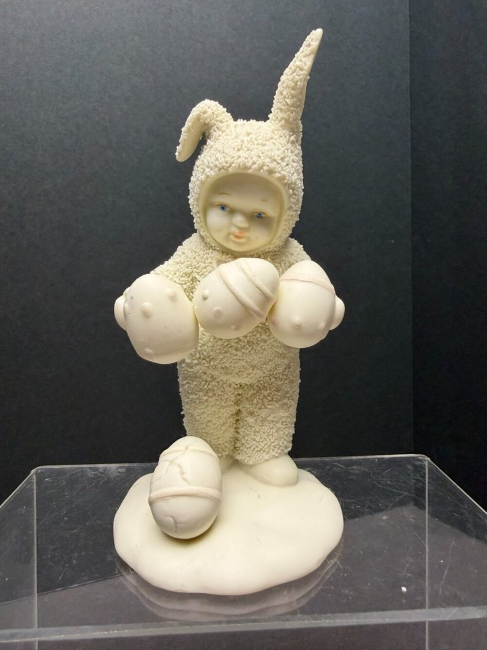 Snowbunnies Dept 56 “Oops I Dropped One" Porcelain Figurine 1994